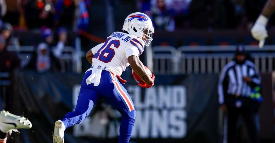 Buffalo Bills re-sign WR Mecole Hardman Jr. to practice squad