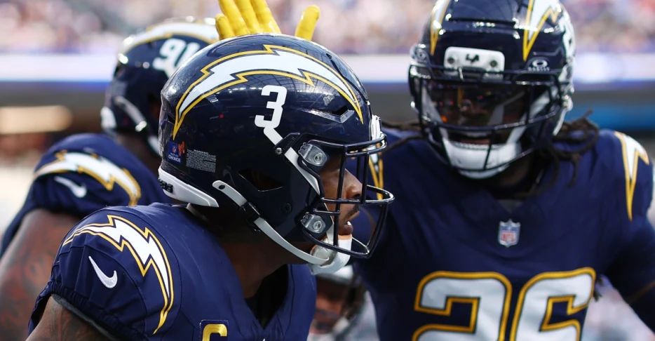 Chargers Power Rankings Roundup: Media agrees on Bolts just outside top 10