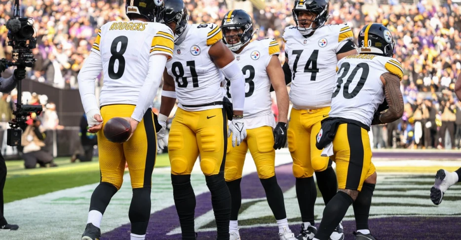 Steelers open as home underdogs to Ravens