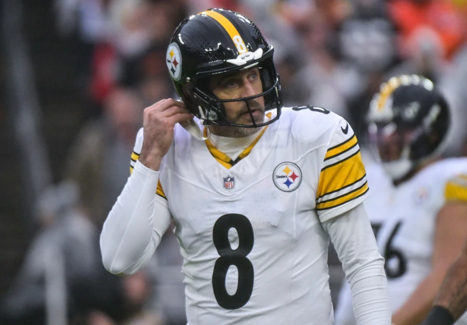 Analyst Blasts Aaron Rodgers for Playing Favorites: ‘He Clings to Relationships’