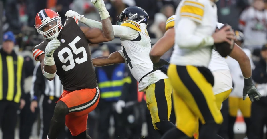 Cleveland Browns news 12/31: Can Myles break the sack record this week?