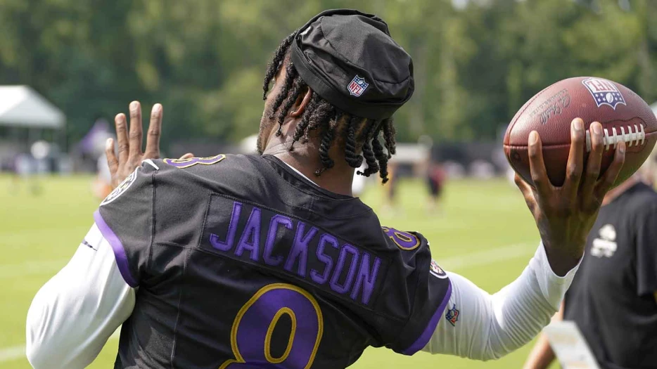 Ravens QB Lamar Jackson returns to practice