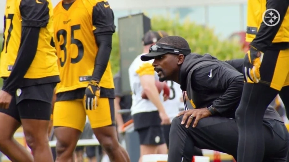 Report: Steelers Set To Lose Assistant Coach To College Ranks