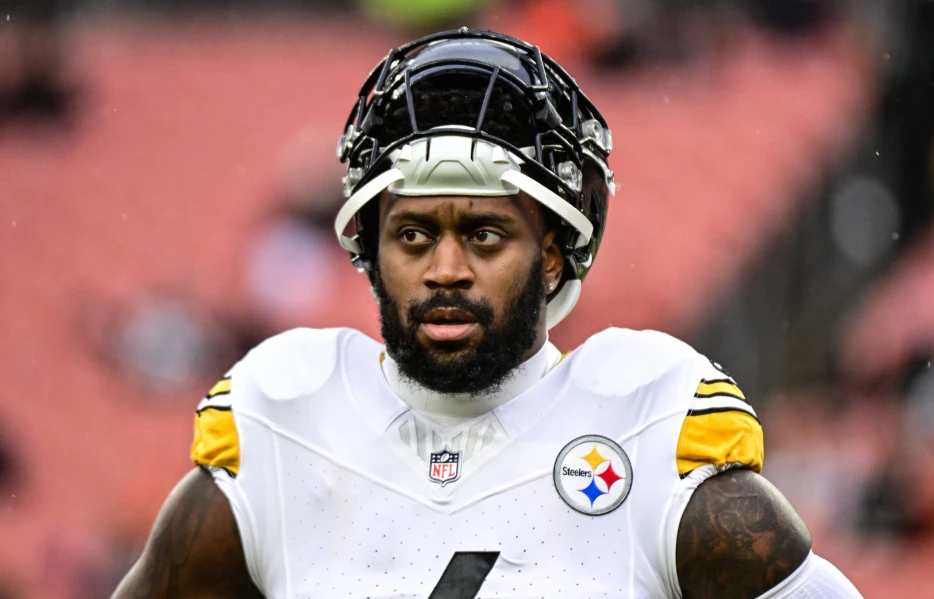 Steelers, PFWA Announce 2025 Chief Award Winner