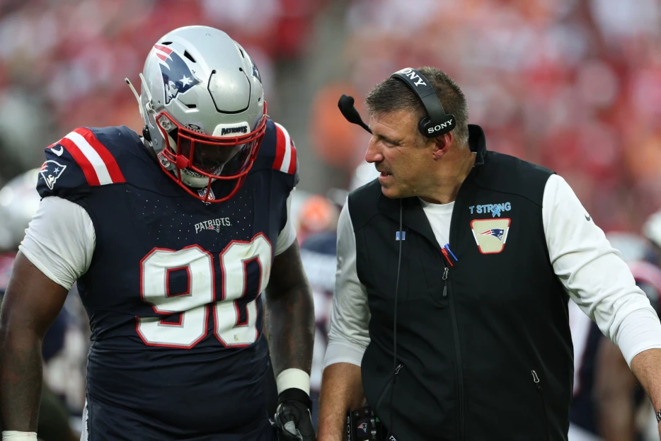 AFC Notes: Christian Barmore, Stefon Diggs, Maxx Crosby, Patriots, Raiders, Steelers