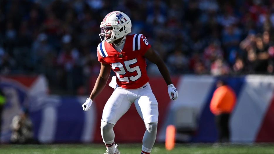 Marcus Jones' 94-yard punt return gives Patriots a 10-0 lead