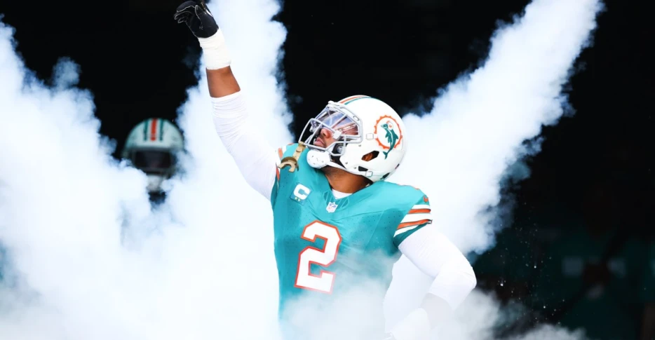 Miami Dolphins OLB Bradley Chubb Named AFC Defensive Player of the Week