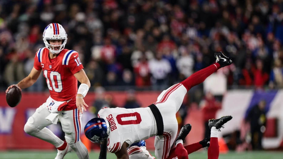 Monday Night Football: Patriots rock Giants, lead 30-7 at halftime