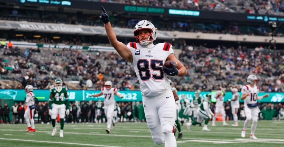 Patriots vs. Dolphins Wednesday injury report: Seven non-participants for New England