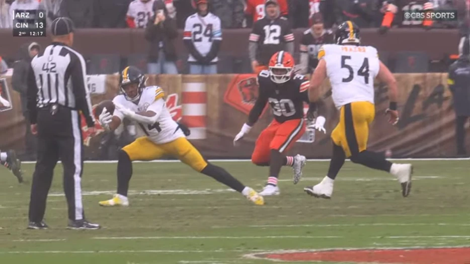 Kenneth Gainwell ‘Hopefully’ Will Run More Routes, Throw Fewer Chips Against Ravens