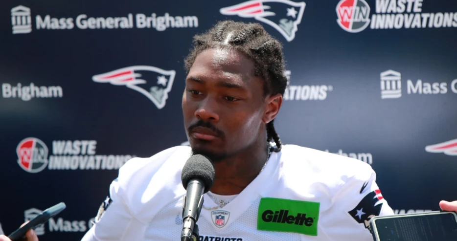 Stefon Diggs, Christian Barmore address media after legal issues emerge