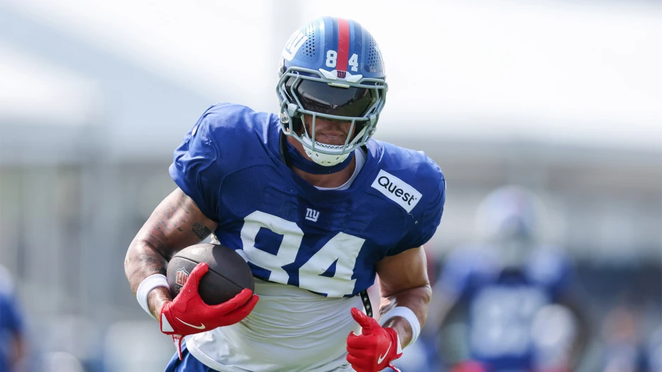 Giants TE Theo Johnson attends Knicks game after being ruled out for Week 18