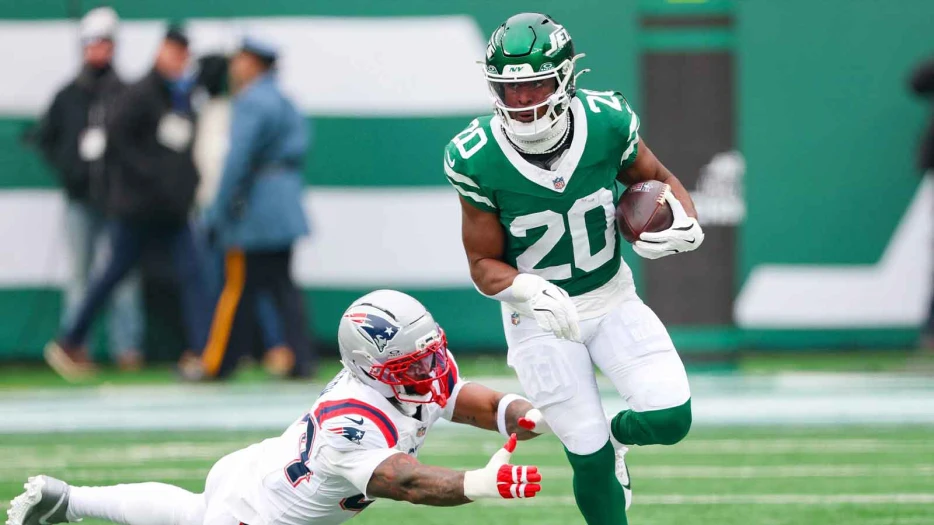 Jets RB Breece Hall officially won’t play vs. Bills