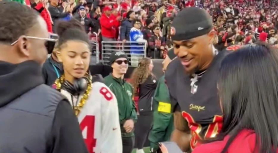 49ers Star WR Kendrick Bourne Was Handed A Huge Wad Of Cash During Strange Scene Before Clash vs. Seattle [VIDEO]