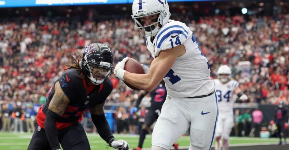 Alec Pierce records first 1000-yard season of his career