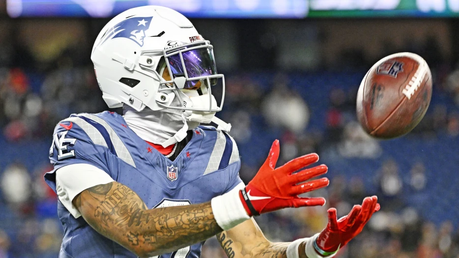 Broadcasters Poke Fun At Patriots’ Christian Gonzalez After Dolphins’ Score