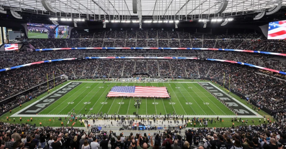 Chiefs-Raiders LIVE updates: Kickoff coming soon at Allegiant Stadium