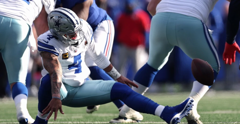 Cowboys go out with a whimper, not a bang, in 34-17 loss to Giants