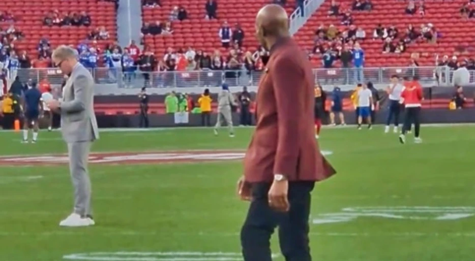 Interesting Pregame Moment Involving Troy Aikman &amp; Jerry Rice Suggests They Hate Each Other [VIDEO] 