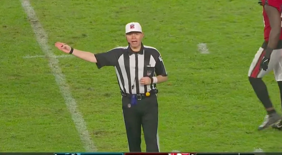NFL Refs Leave Everyone Confused After Making Call That Clearly Didn’t Happen During Crucial Bucs-Panthers Game [VIDEOS]