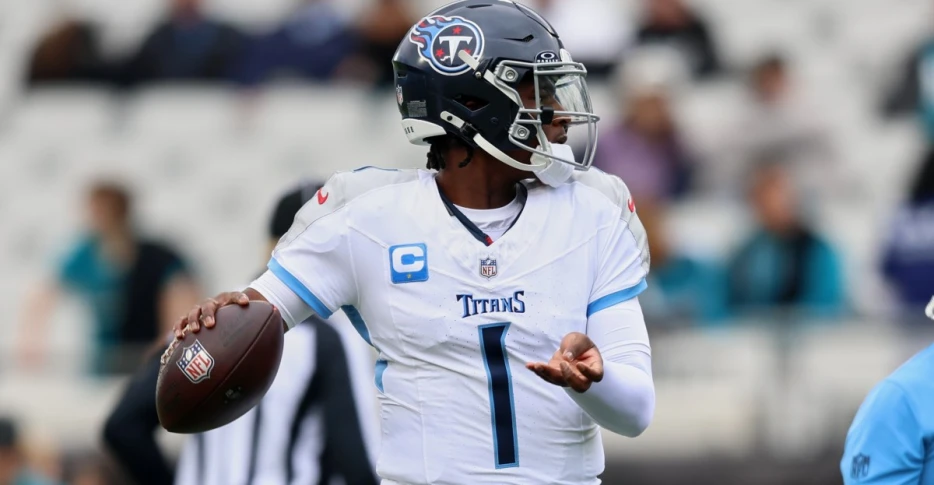 Titans Cam Ward injured on rushing touchdown, ruled OUT for the rest of game vs. Jaguars