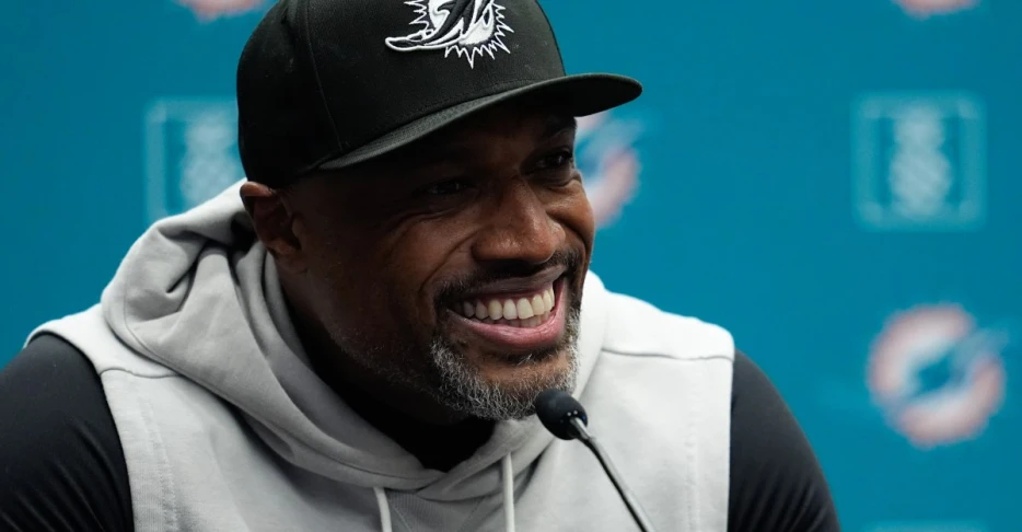 Atlanta Falcons request interview with Anthony Weaver for head coaching vacancy