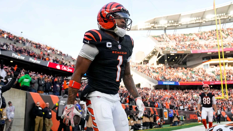 Bengals’ Ja’Marr Chase goes 1-2-3 Cancun after missing playoffs again