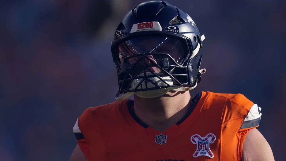 Broncos’ Garett Bolles suffers ankle injury during Chargers game