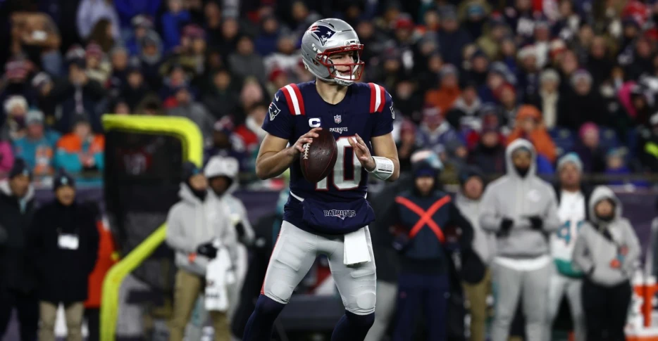 Drake Maye breaks more Tom Brady records in Patriots’ win over Dolphins