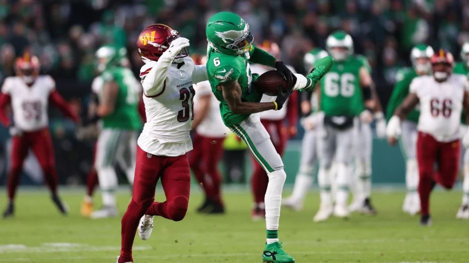Eagles’ DeVonta Smith was told to ‘get the hell out’ of Week 18 after hitting 1,000-yard mark