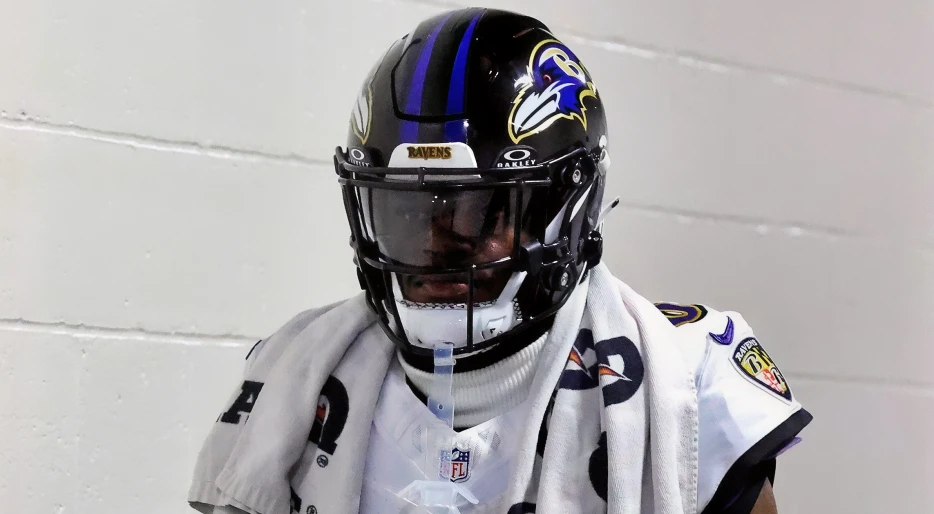 Lamar Jackson Sounds Off On Refs For Missing Blatant Game-Changing Penalty In Vulgar Social Media Post [PHOTO]