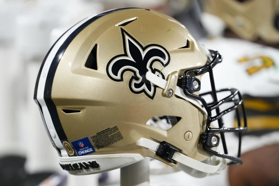 Saints Sign Eight Players To Futures Deals
