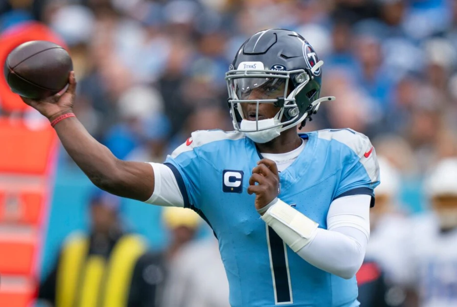 Sprained AC Joint Fear For Titans QB Cam Ward