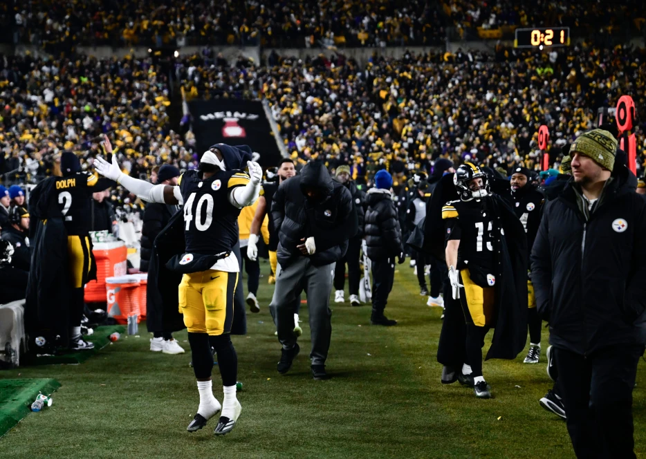 Steelers Fans Answer Bell in Crucial Win Over Ravens: ‘The Best Atmosphere I’ve Been a Part Of’