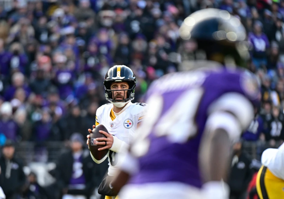 Steelers Win AFC North in Wild Finish over Ravens, 26-24