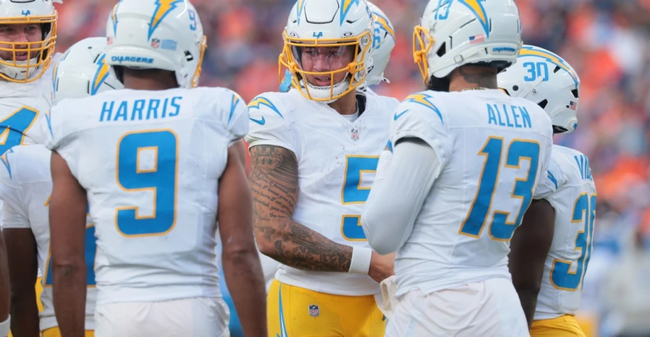 Chargers Power Rankings Roundup: Bolts remain steady entering playoffs