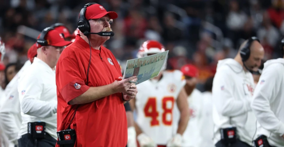 NFL Power Rankings Week 18 Roundup: Chiefs finish in bottom fourth