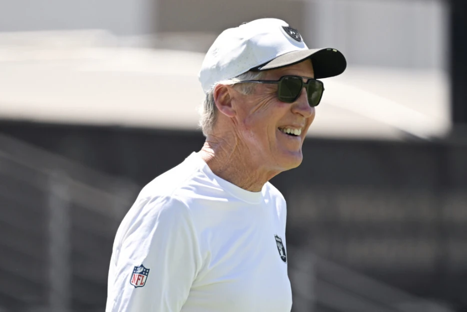 Raiders Fire HC Pete Carroll