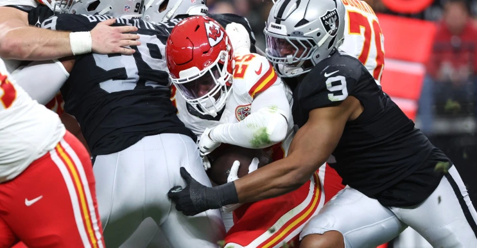 Tyree Wilson has career day in Las Vegas Raiders’ win over Kansas City Chiefs