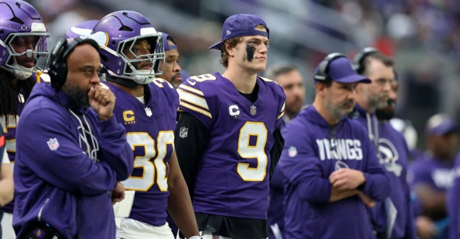 Vikings 2026 Offseason Kickoff: McCarthy Struggles, Turner Emerges &amp; First Mock Draft