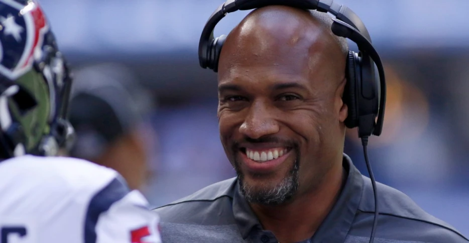 Anthony Weaver requested to interview for second head coaching job