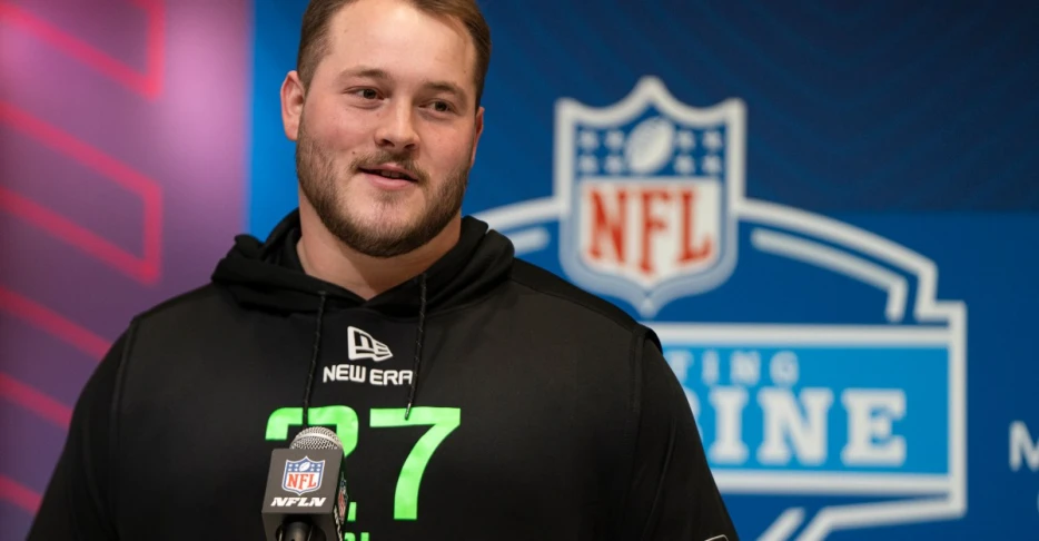Detroit Lions sign college football’s best 2024 center to futures contract