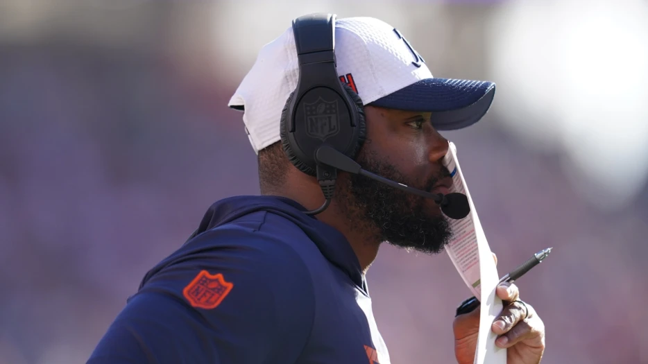 Mike Vrabel Sheds Light On Teams Eyeing Patriots’ Assistants For Job Openings