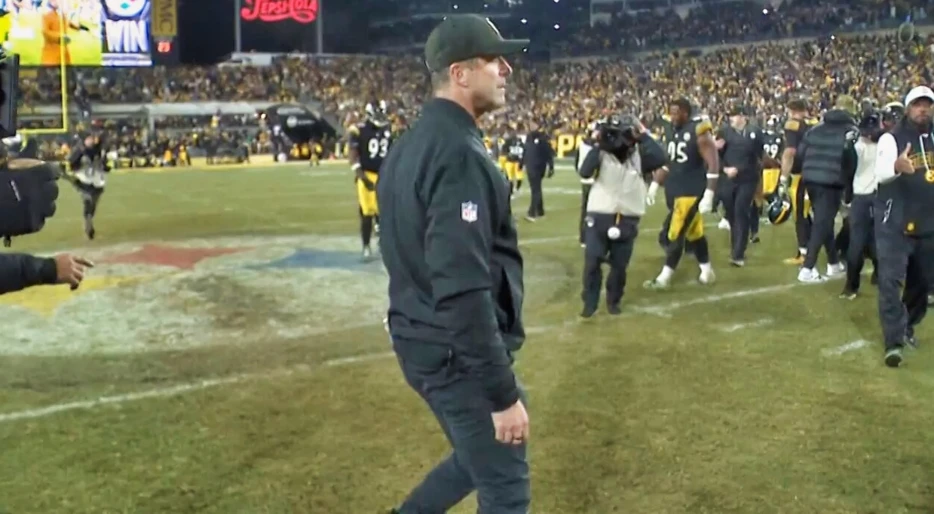 On-Field Cameras Caught Lamar Jackson’s Cold Interaction With John Harbaugh Immediately After Ravens’ Loss To Steelers [VIDEO]