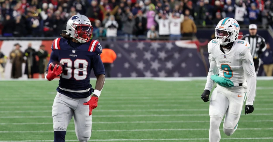 Patriots running back Rhamondre Stevenson named AFC Offensive Player of the Week
