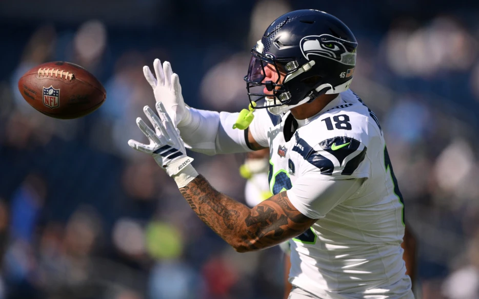 Seahawks Designate TE Elijah Arroyo To Return From IR