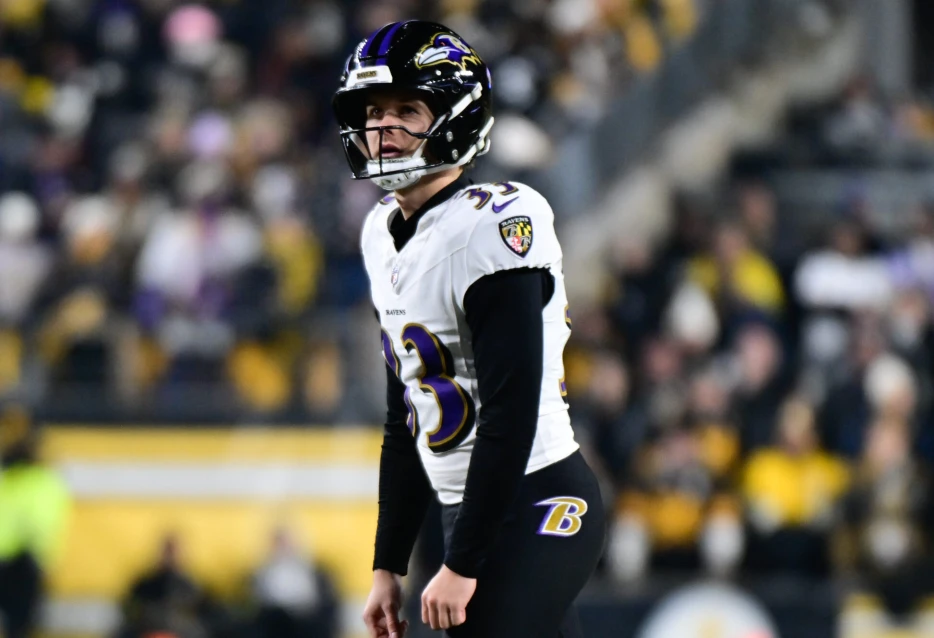 Watch: Chris Boswell Comforts Ravens’ Kicker Tyler Loop After Season-Ending Miss