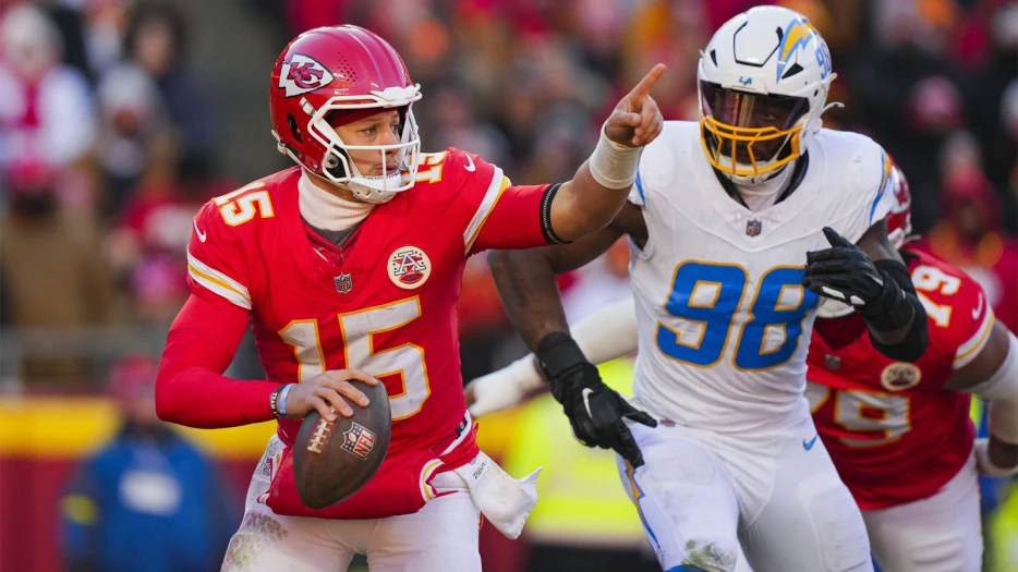 Chiefs QB Patrick Mahomes’ trainer puts NFL on notice amid injury rehab