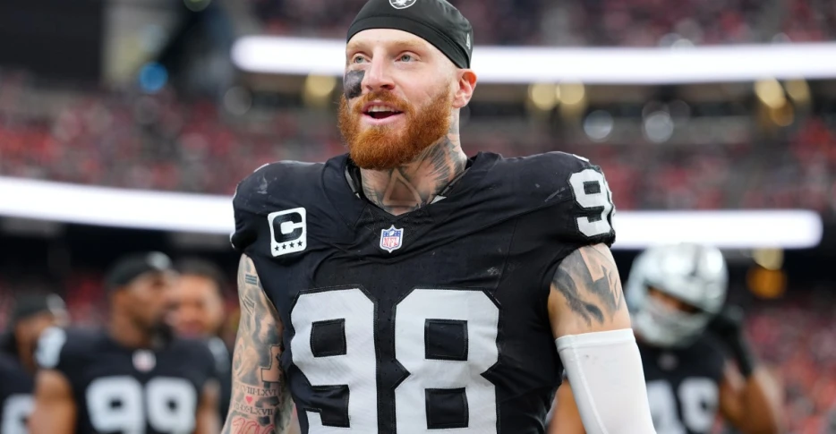 Maxx Crosby undergoes knee surgery