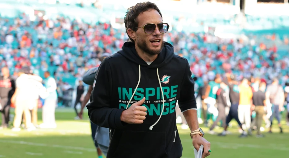 Mike McDaniel Is Already Drawing Major Interest For ‘Familiar’ AFC Team’s Head Coaching Job